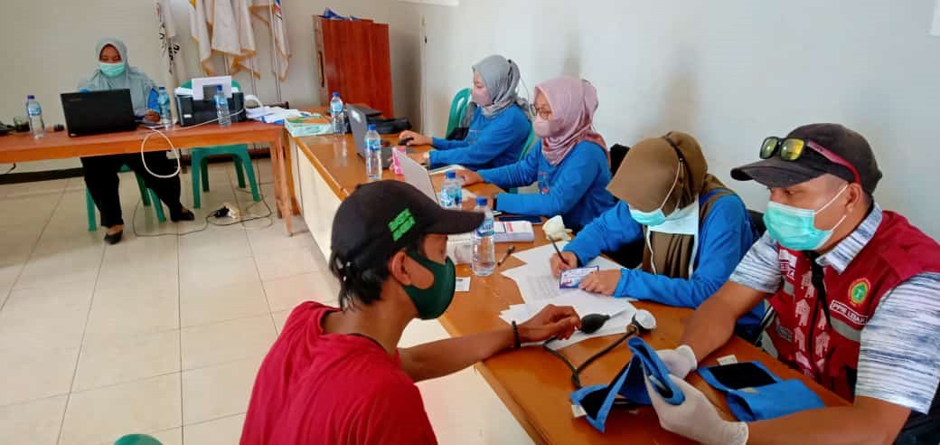 Gebyar Vaksinasi Dosis Kedua Partai Gerindra di Desa Situregen