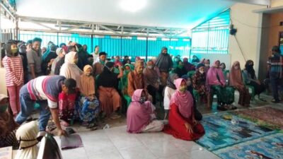Kepala Desa Cimangenteung Bagikan Santunan Anak Yatim dan Fakir Miskin