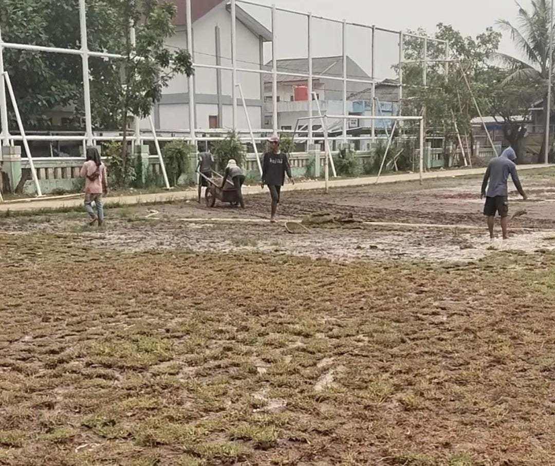 Penataan Stadion Mini Kosambi Diduga Abal-abal, Warga Desak Aparat Turun Tangan