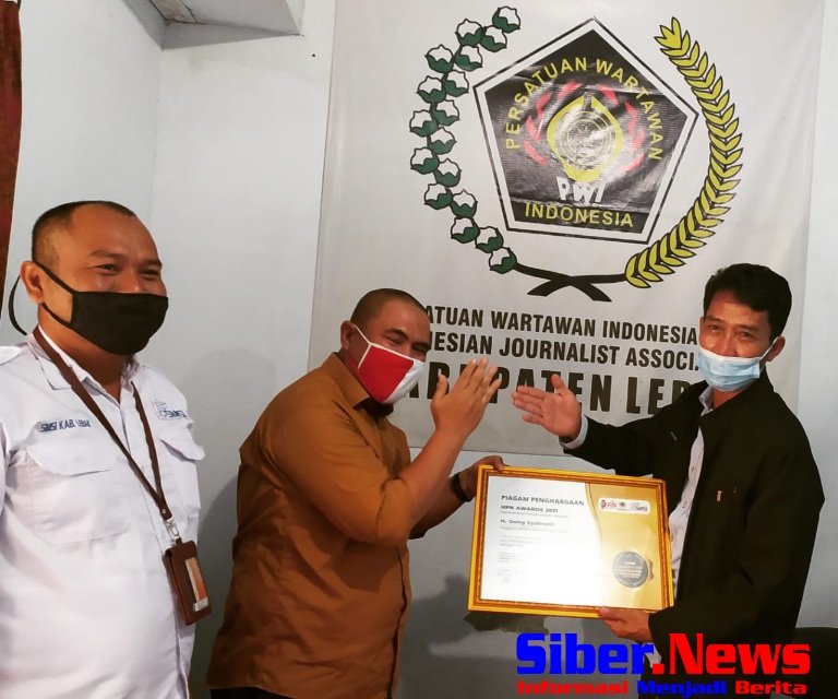 H Oong Syahroni Dekat Wartawan dan Gigih Perjuangkan Petani, Raih HPN Award 2021 Lebak