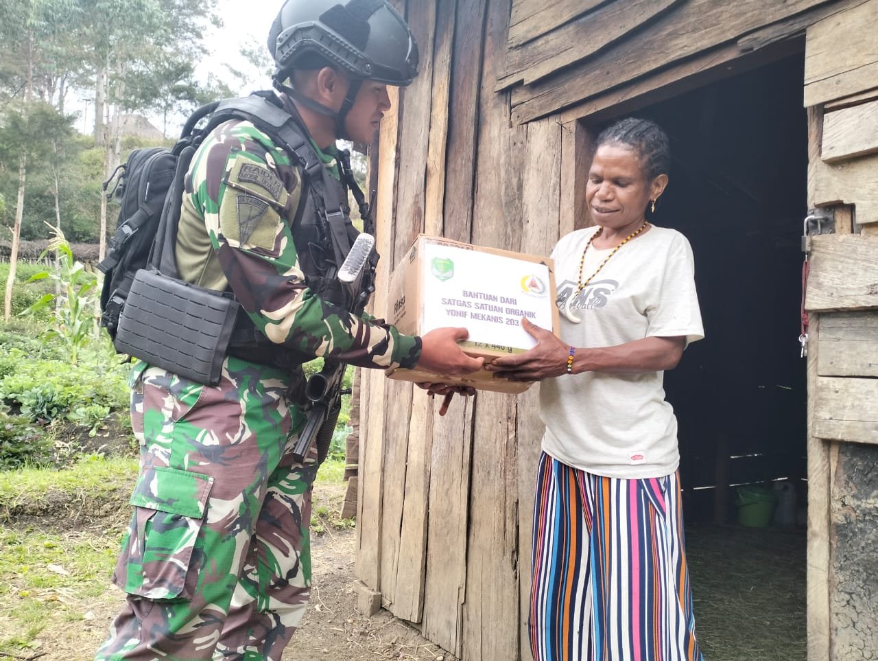 Anjangsana Satgas Yonif Mekanis 203/AK Dekatkan Diri dengan Masyarakat Pirime