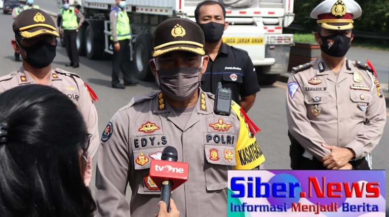 Polda Banten Bagikan 247 Ribu Masker untuk Cegah Penyebaran Covid-19