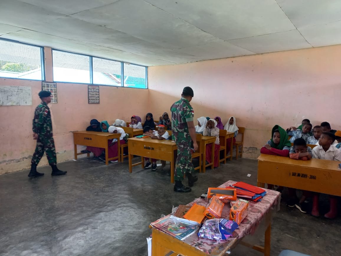 Satgas Kodim Yalimo Tanamkan Cinta Tanah Air Lewat Wawasan Kebangsaan untuk Generasi Muda