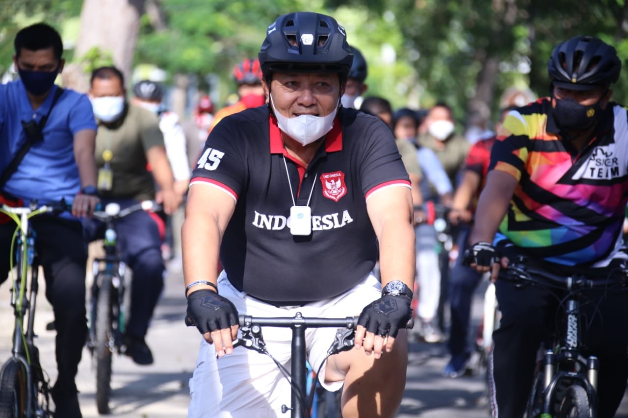 Arinal Dukung Langkah UIN Lewat Olahraga Sepeda Santai