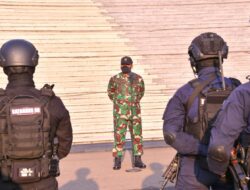 Irjen TNI Tinjau Latihan Prajurit Satgultor di Gedung DPR MPR