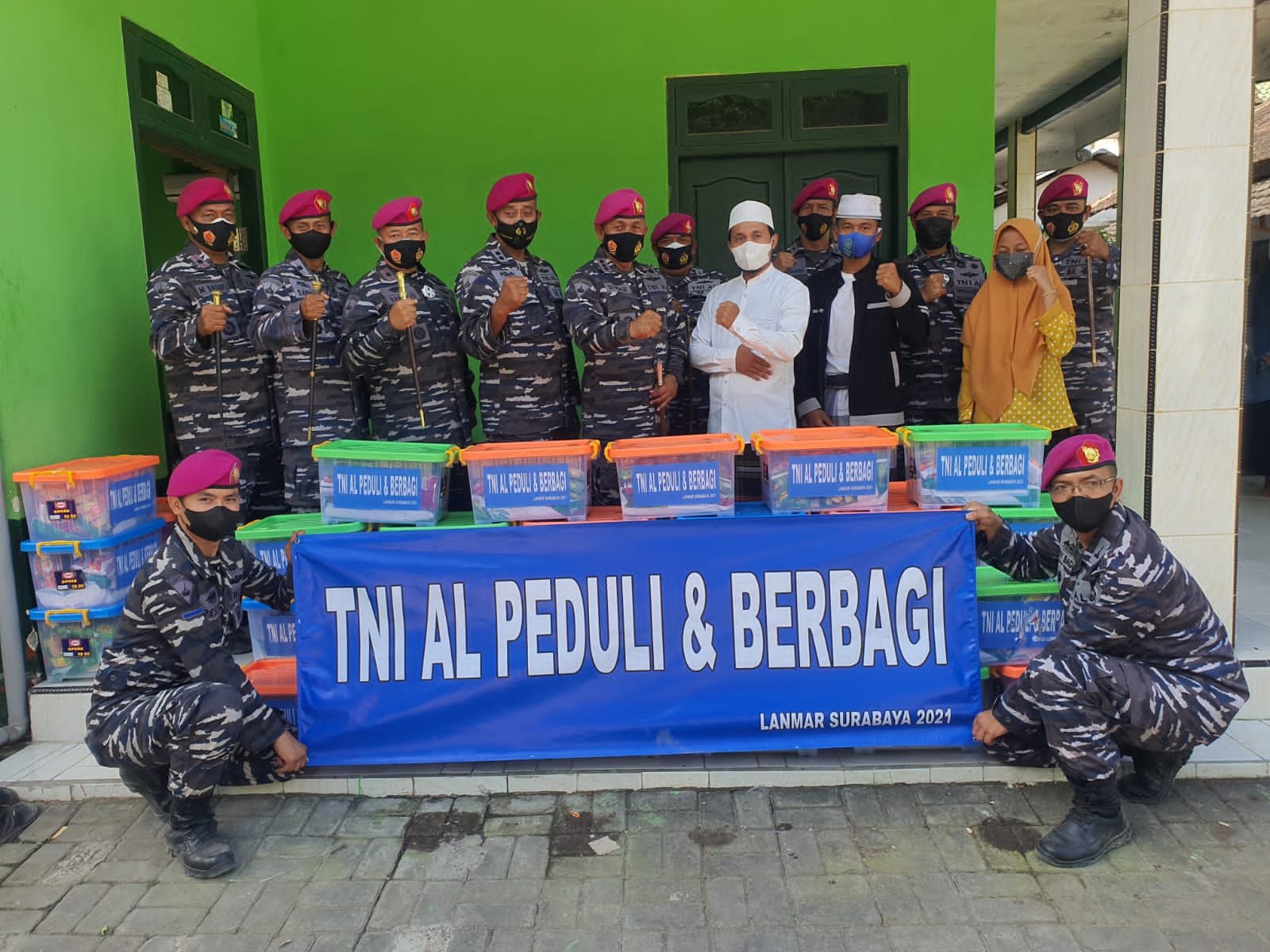 Lanmar Surabaya Peduli Berbagi di Pondok Pesantren Wisma Wisnu