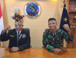 Hadiah Mars Pemuda Adat Papua dari Danlanud Silas Papare