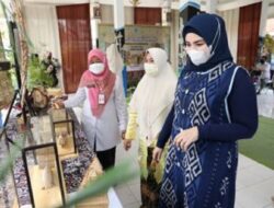 Aminah Harap Kreasi Bambu Jadi Andalan Daerah