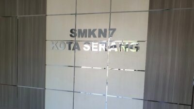 Oknum Guru Jual Seragam Rp2,2 Juta di SMKN 7 Serang, Sekolah Lepas Tangan