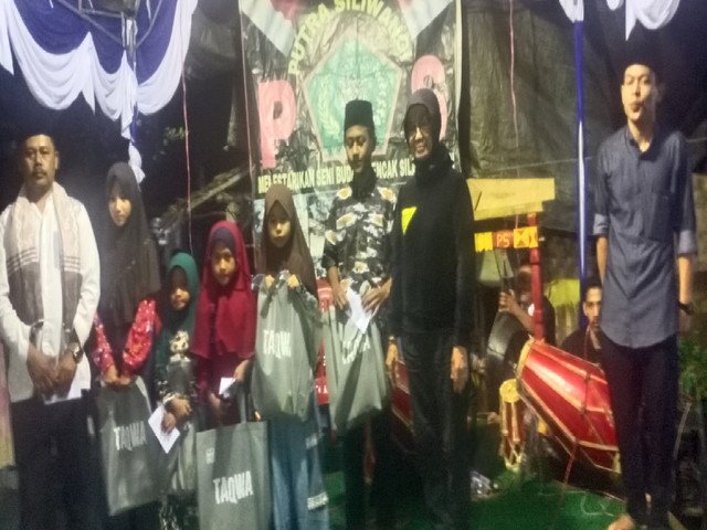 Sanggar Pencak Silat Putra Siliwangi Santuni Anak Yatim Piatu