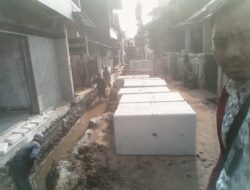 Kontraktor Meruya Utara Tantang Wartawan soal Papan Proyek