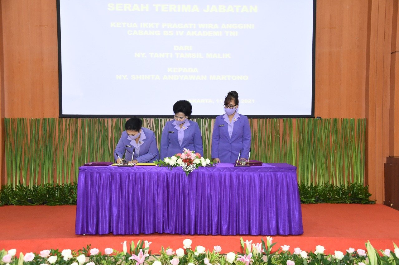 Ketum IKKT Pimpin Sertijab Ketua dan Pengurus Pusat IKKT PWA