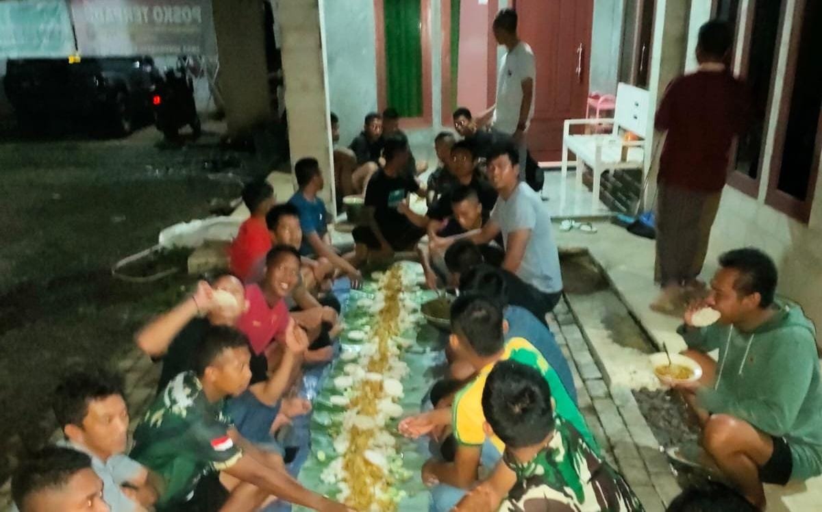 Makan Malam Satgas TMMD 113 Kodim 0601 Pandeglang Pererat Keakraban