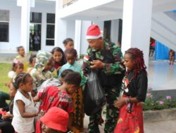 Sinterklas 142 Datang ke Papua Pegunungan Bagikan Kue dan Permen