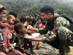 TNI dan Warga Papua Pegunungan Rayakan Natal dengan Doa Bersama Antarumat Beragama