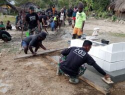 Satgas Yonif Mekanis 203/AK Bersama Warga Ciptakan Lingkungan Bersih dan Indah