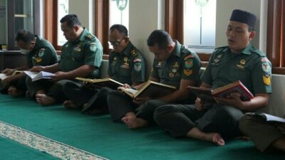 Prajurit Korem 064/MY Baca Al-Qur'an Peringati Nuzulul Qur'an 1443 H/2022