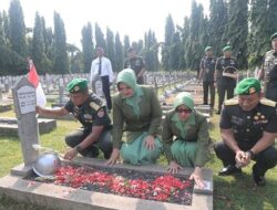 Kapusziad Pimpin Ziarah ke TMPNU Kalibata