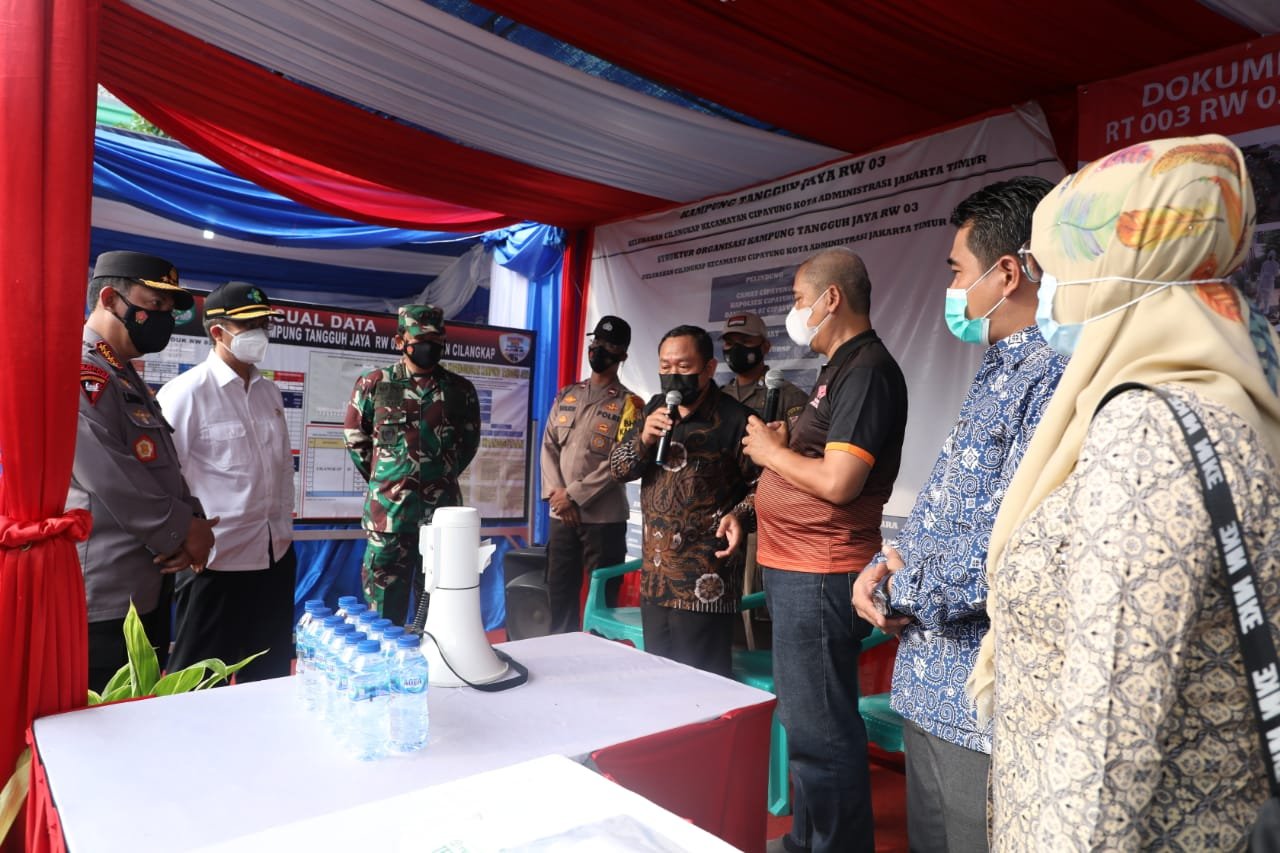 Panglima TNI Sidak Posko PPKM di RW 03 Kelurahan Cilangkap