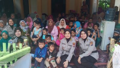 Polwan Polda Banten Salurkan Bantuan ke Warga Pasca Banjir