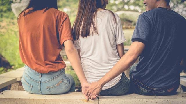 Perangkat Desa Teras Kecamatan Carenang Diduga Selingkuhi Istri Orang