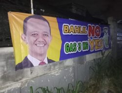Spanduk Bahlil No Gas 3 Kg Yes Terpampang di Depok