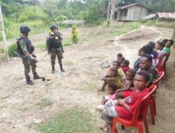 Satgas Yonif 126/KC Sosialisasikan Perangkap Nyamuk Daur Ulang untuk Eliminasi Malaria Perbatasan RI-PNG