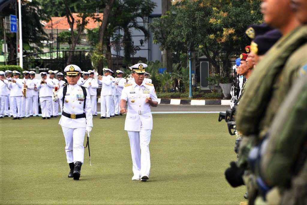Danlantamal IX Hadiri Sertijab Pangkoarmada III di Lapangan Upacara Laut Arafuru
