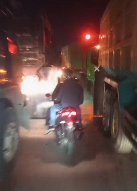 Gubernur Jabar Diminta Tindak Truk Tanah di Parung Panjang yang Ancam Keselamatan