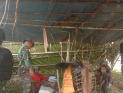 Satgas Yonif 126/KC Dampingi Warga Buat Topi Adat Papua sambil Pelajari Kebudayaan Daerah