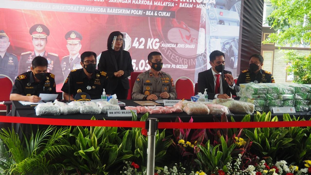 Bareskrim dan Bea Cukai Gagalkan Peredaran 42,3 Kg Sabu serta 85 Ribu Ekstasi