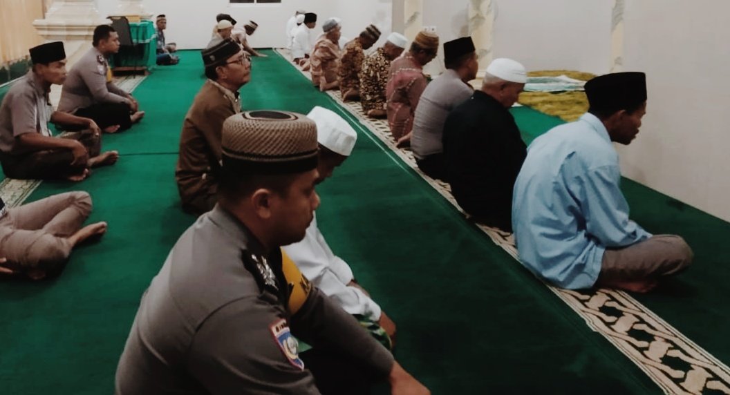 Polsek Barangin Shalat Subuh Berjamaah Bersama Warga