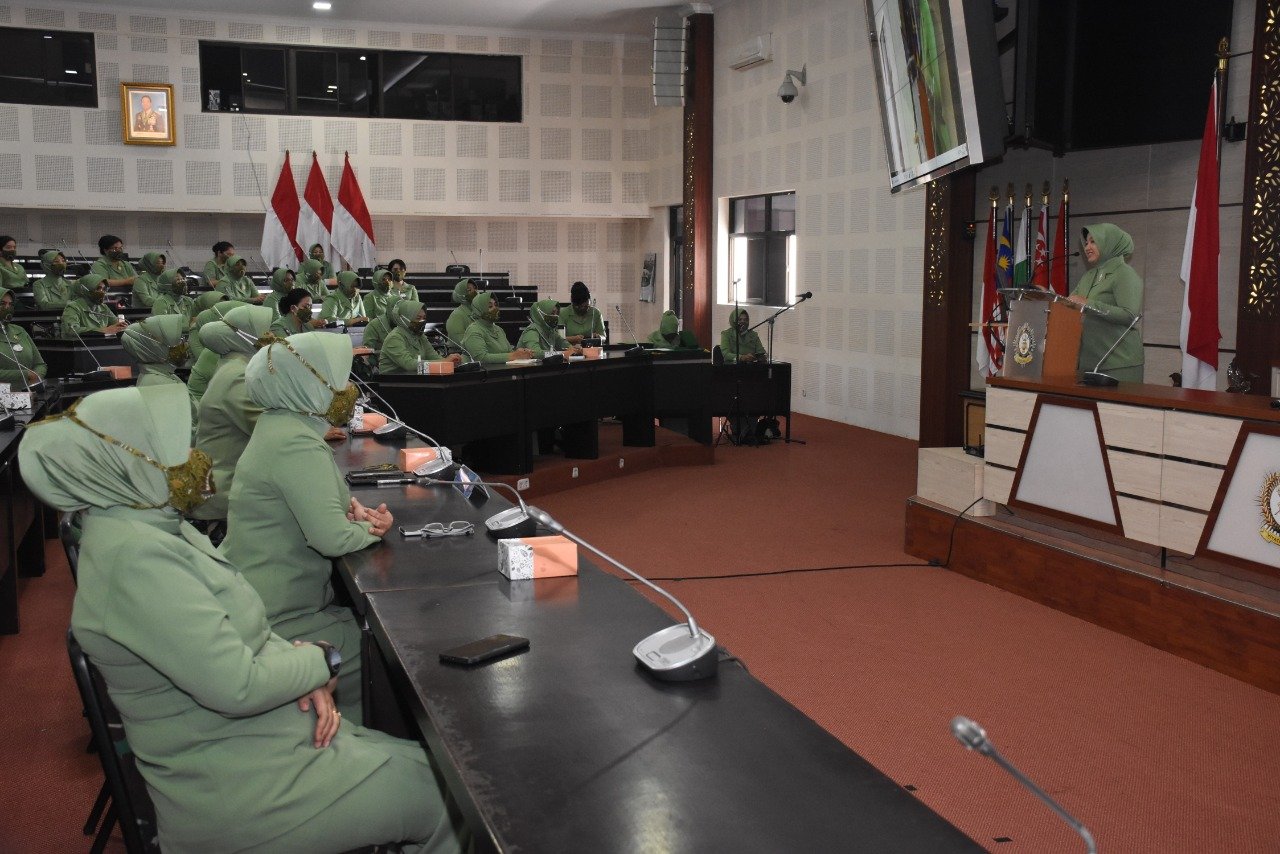 Membangun Mental Positif Keluarga sebagai Tugas Anggota Persit