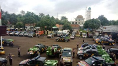 TNI dan Polri Banten Salurkan 1500 Paket Sembako Tanggap Dampak Covid-19