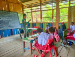 Satgas Yonif 126/KC Jadi Tenaga Pendidik di Perbatasan Papua untuk Cerdaskan Anak Bangsa