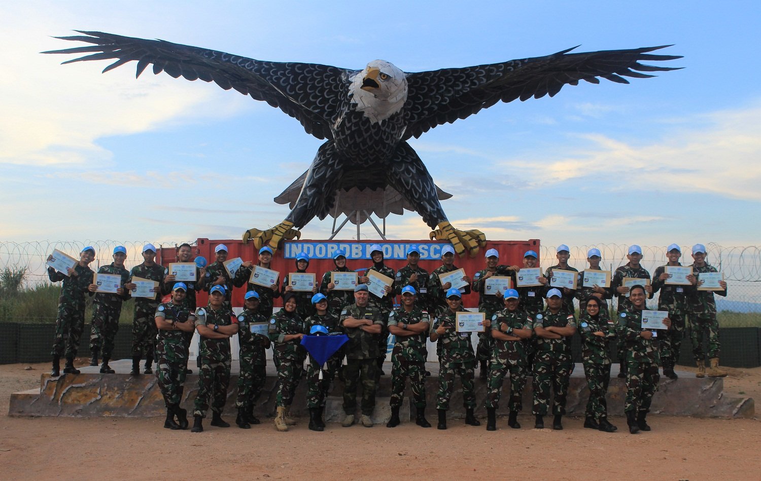 Wadan Satgas TNI RDB Tutup Pelatihan Contingent Training Capsule