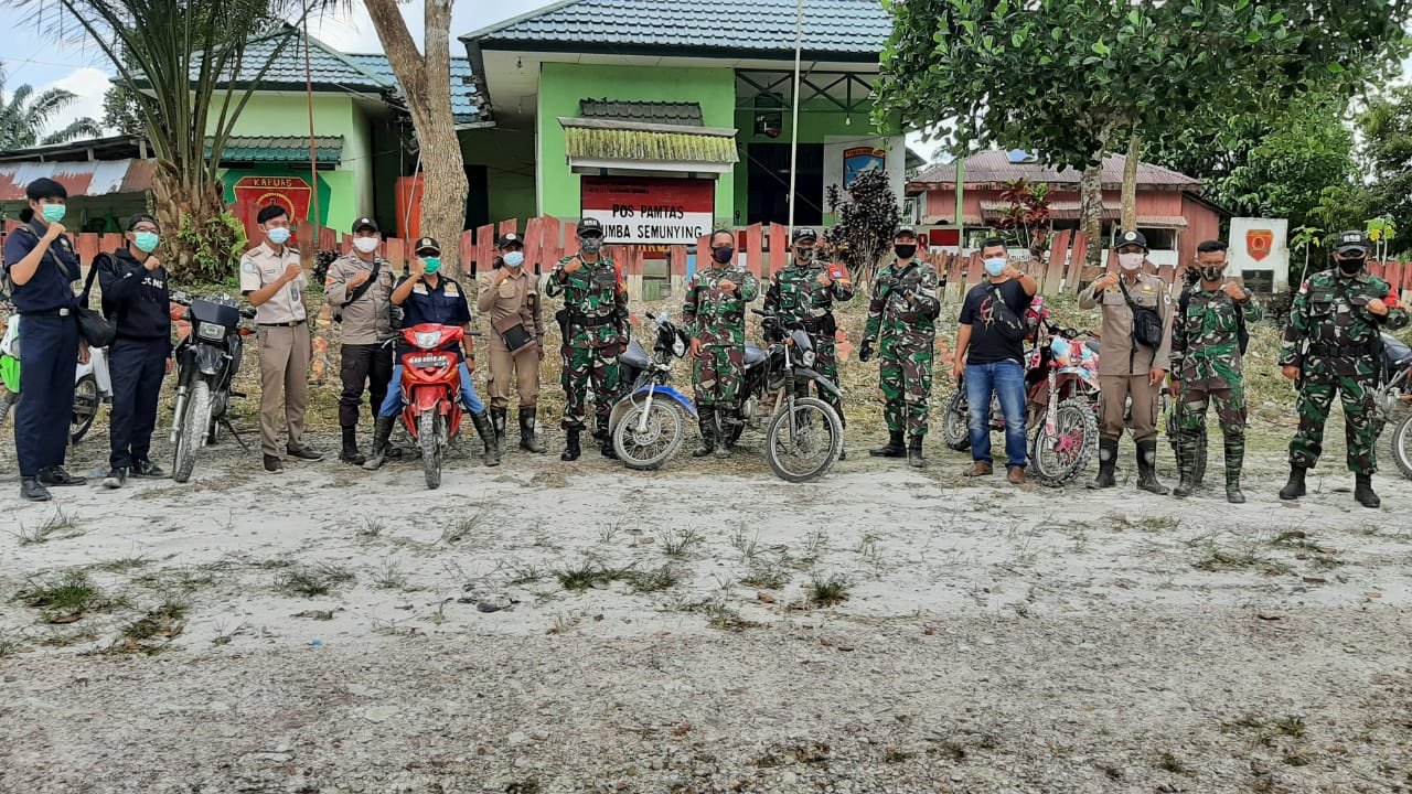 Satgas Yonif 642 dan CIQ Patroli Bersama Jaga Kondusivitas Perbatasan Indonesia-Malaysia