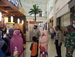 TNI-Polri Himba Pengunjung Pusat Perbelanjaan Kota Serang