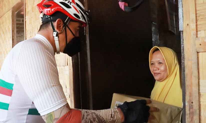 Kapolda Banten Datang, Odah Tercengang hingga Bahagia Dapat Sembako