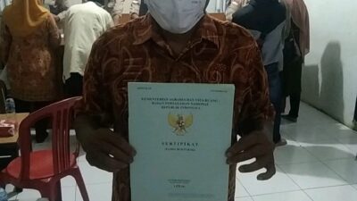 Satgas PTSL Kabupaten Lebak Serahkan 839 Sertifikat ke Warga Desa Cijengkol