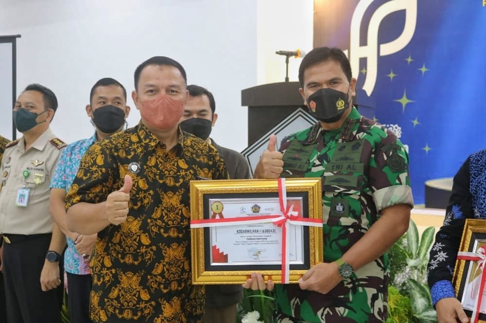 Pangkogabwilhan I Terima Penghargaan KPPN Tanjungpinang Awards 2021