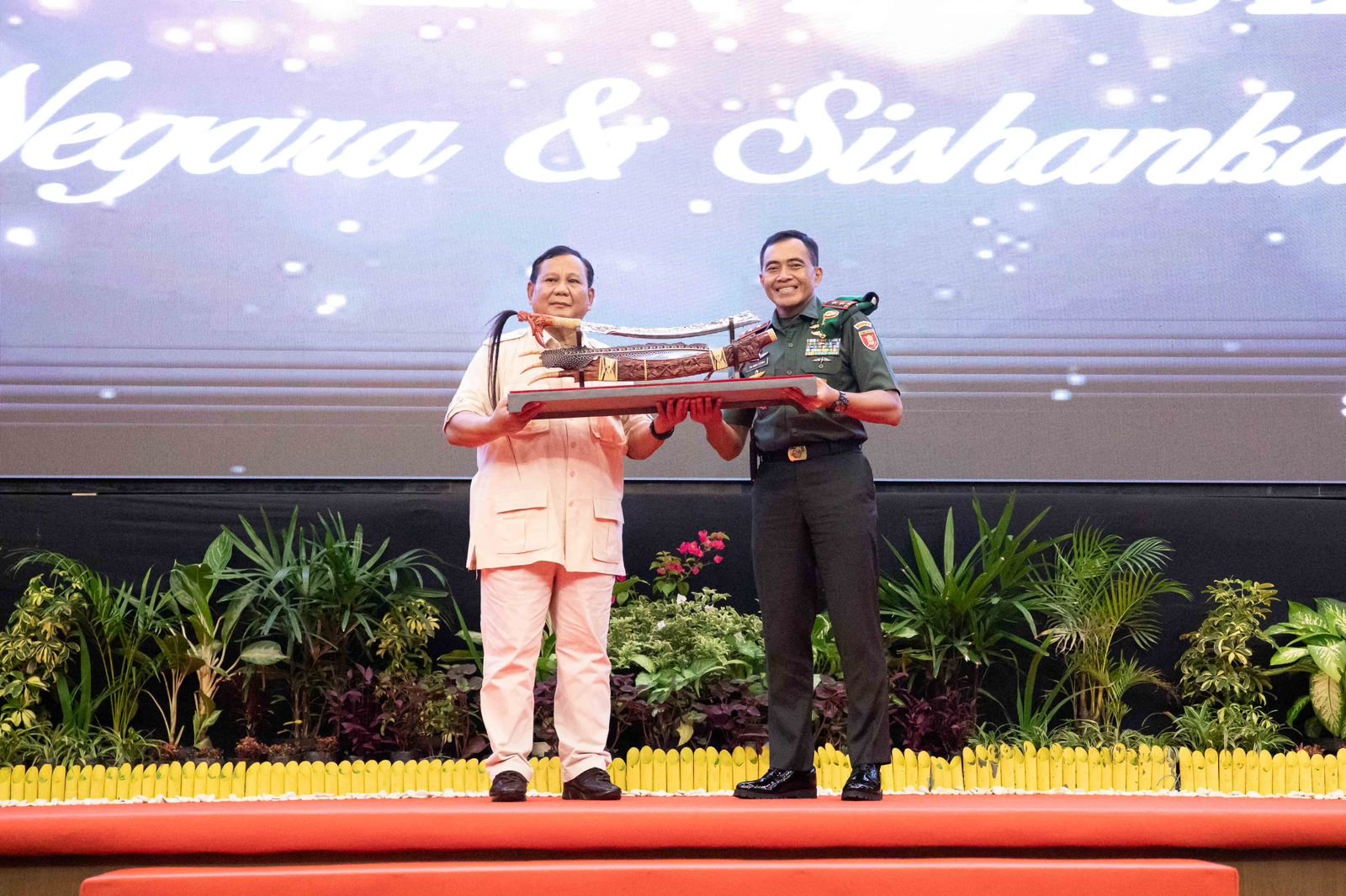 Prabowo Beri Pembekalan 2.000 Babinsa di Samarinda untuk Jamin Keamanan dan Ekonomi