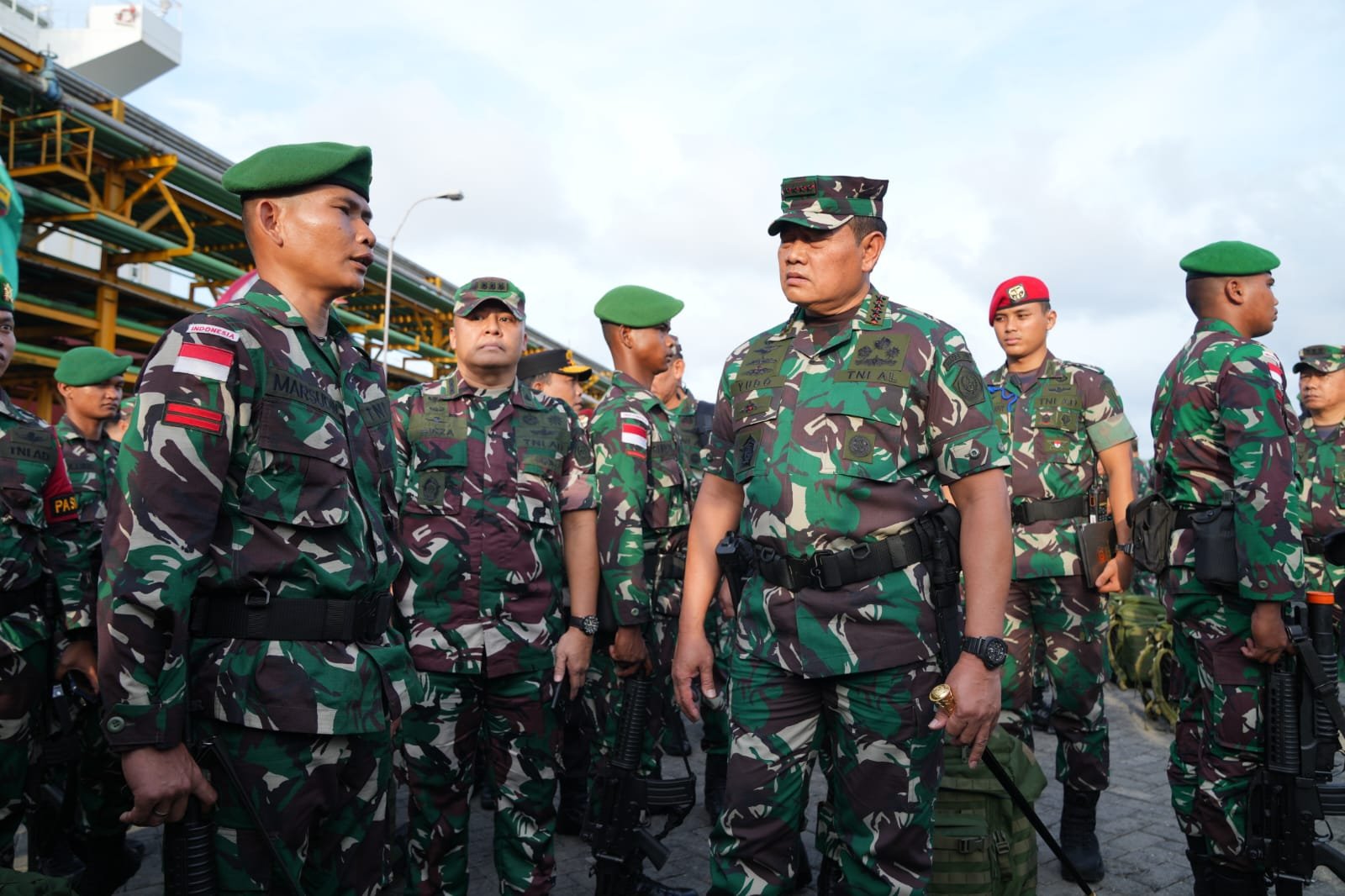 Panglima TNI Lepaskan Satgas Pamtas RI-PNG Berangkat Tugas
