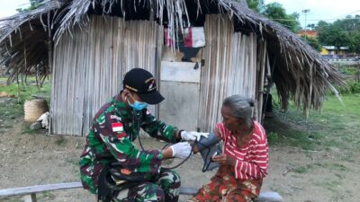 Satgas Yonif 744 Patroli Kesehatan di Perbatasan untuk Jamin Kesehatan