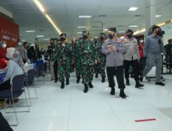 Panglima TNI dan Kapolri Pantau Vaksinasi Serentak di Pelindo II