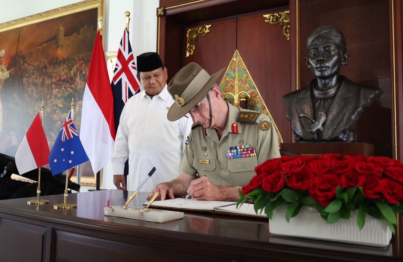 Prabowo Terima Panglima Militer Australia Bahas Program Kadet sebagai Investasi