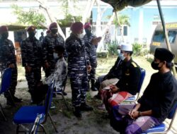 Operasi Serbuan Vaksinasi Marinir di Madiun untuk Masyarakat