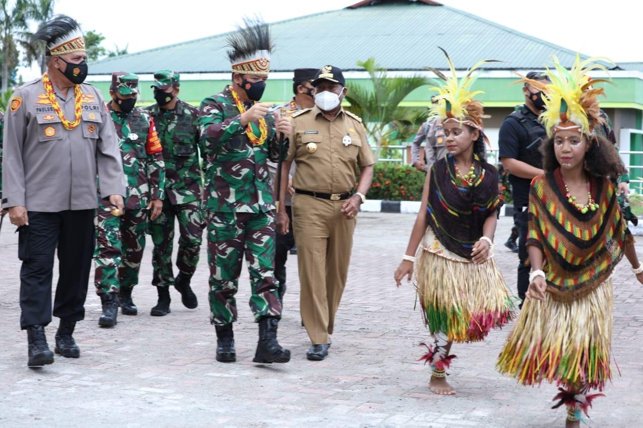 Panglima TNI Tekankan Harmonisasi Perbedaan Lewat Komsos di Manokwari