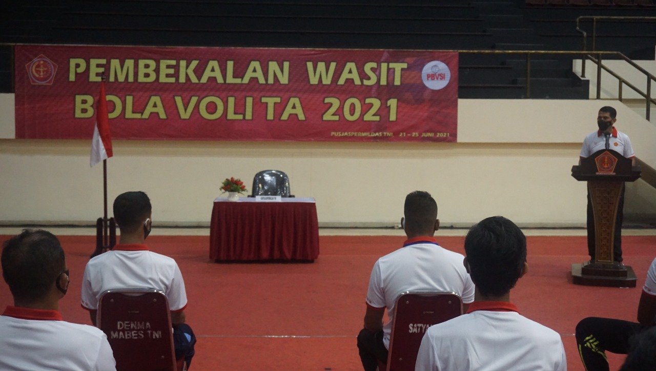 Kapusjaspermildas TNI: Pembekalan Wasit Voli Tingkatkan Kualitas dan Profesionalitas