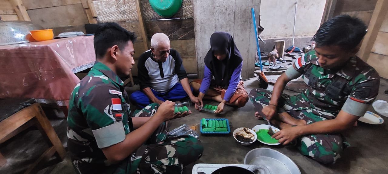 Prajurit Ajusta Buka Peluang UMKM di Kampung Lisabata Lewat Olahan Makanan